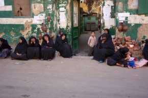 Ženská tvář - Smútiace ženy na pohrebe v Káhire