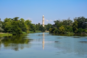 Objekty v krajině zasazené - Minaret