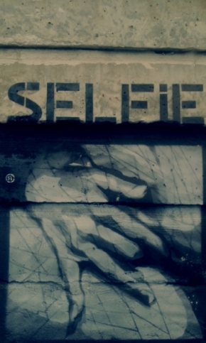 Daniel Malachov - Černobílé selfie
