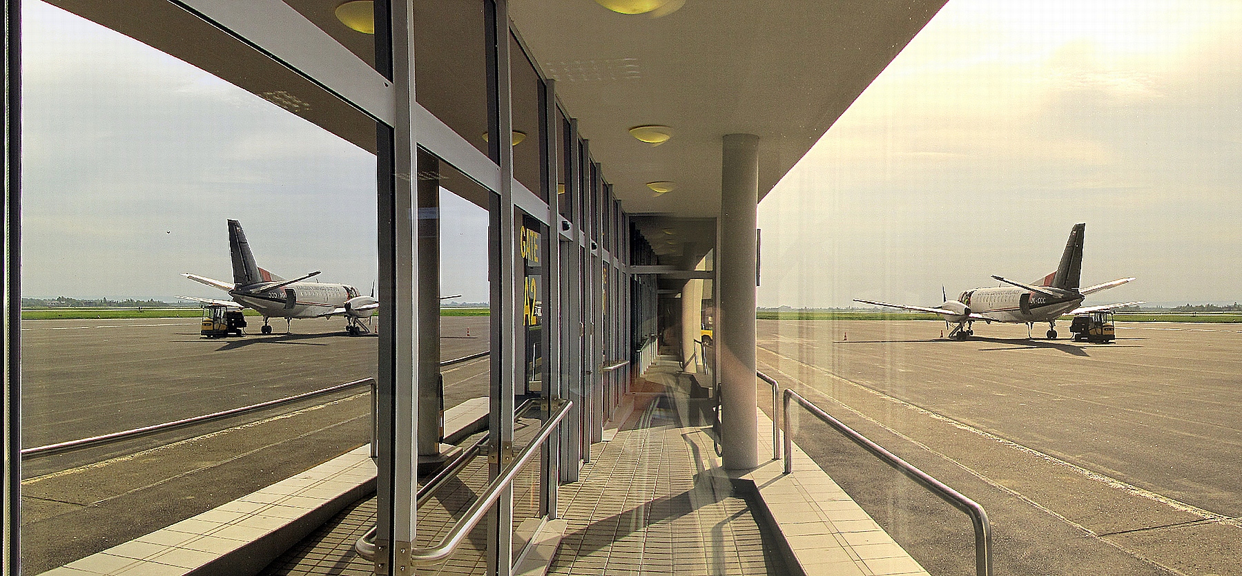 Letiště L. Janáčka za oknem