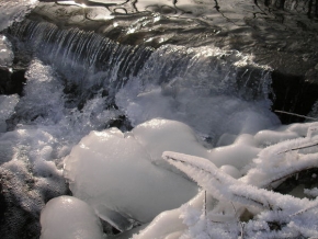 A zima je krásná - Zimní potok