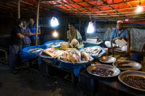 V ulicích - Fish market 