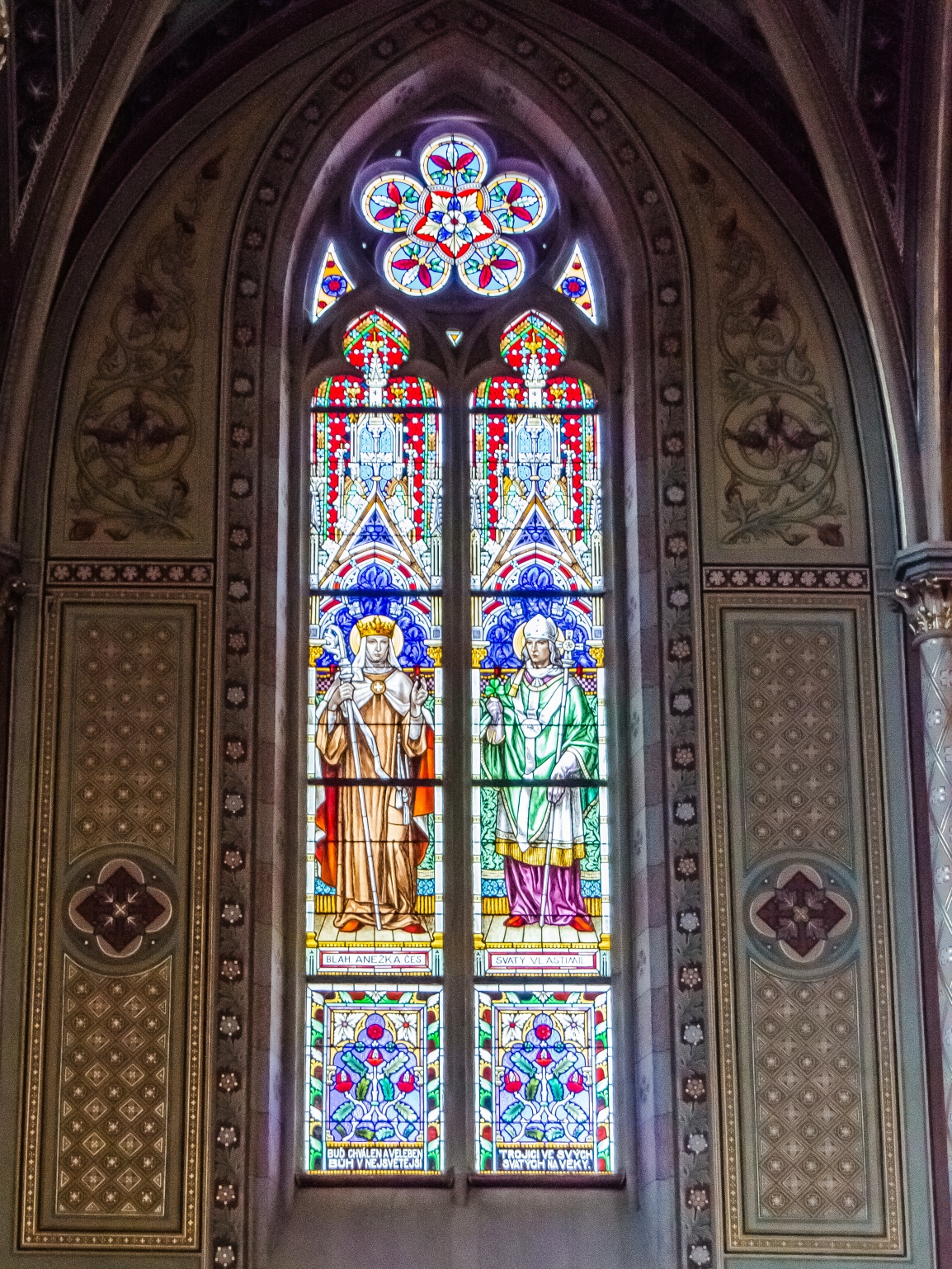 Okno v kostele sv.Ludmily v Praze