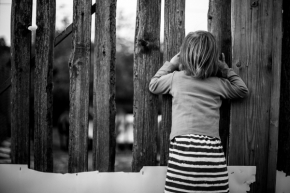 Překrásný svět dětí - za plotem