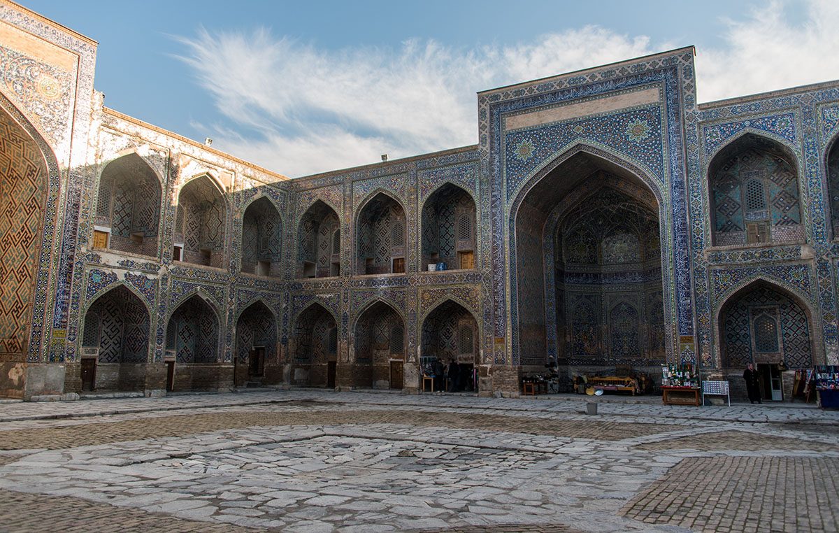Nádvorie mešity v Uzbekistane
