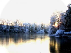 Okamžik zlomu - Zimní západ slunce u Velkého rybníka