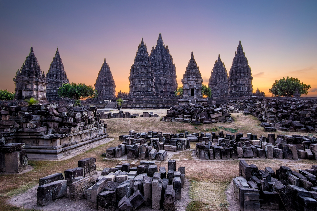 Osm věží Prambananu