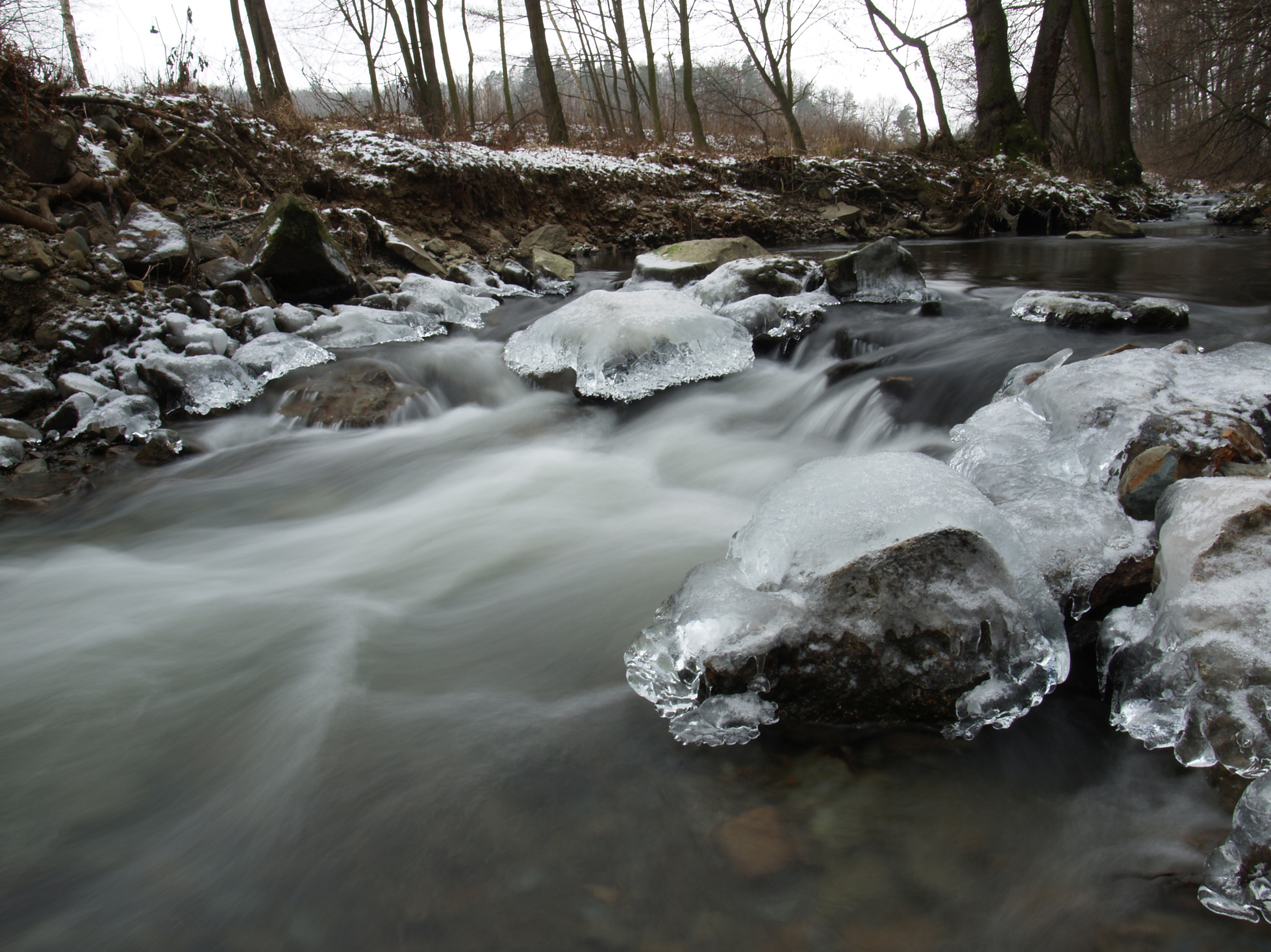 Potok v zimě