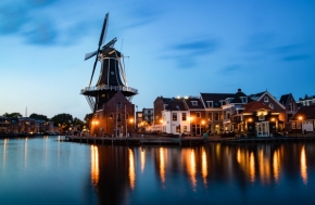 Tiché město a jeho architektura - Fotograf roku - Top 20 - II.kolo - Večerní Haarlem