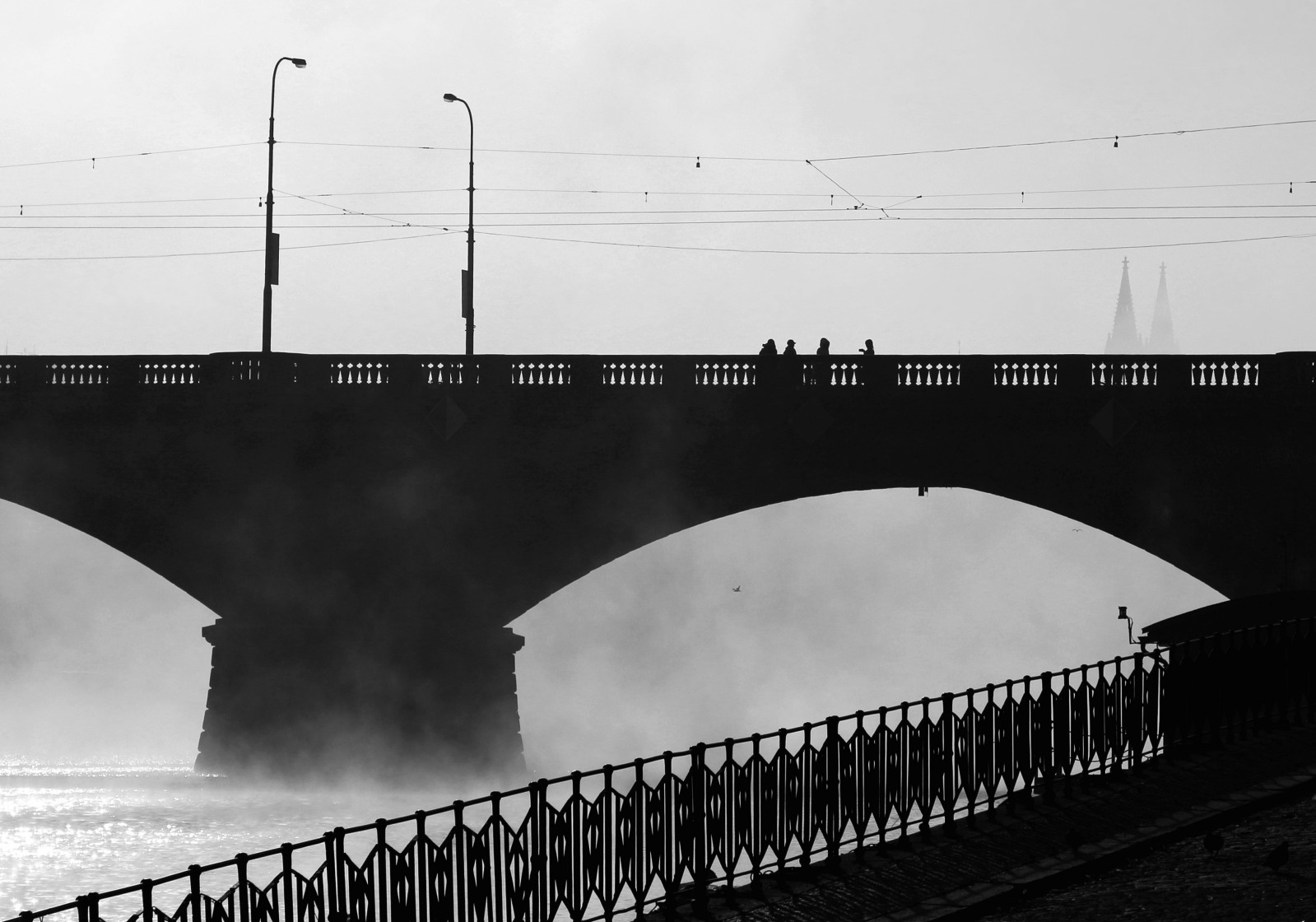 Palackého most v mlze