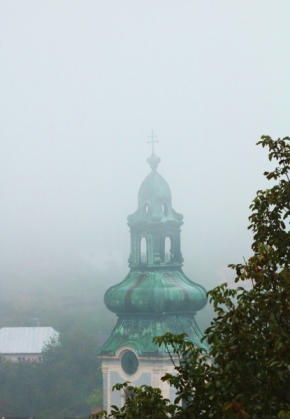 Iveta  Zvarová - Zelená střecha  Stareho zámku 