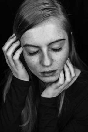 Černobílý portrét - Anna 