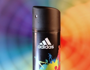 Reklama - Adidas SpecialEdition plný barev