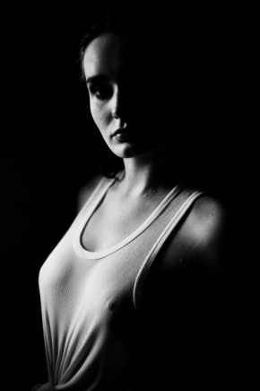 Černobílý portrét - Smyslná