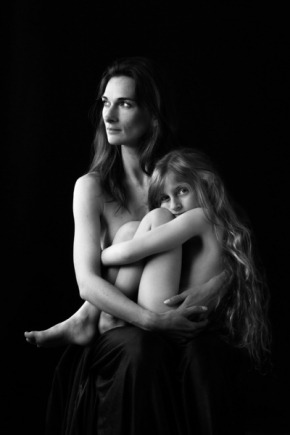 Černobílý portrét - Fotograf roku - Kreativita - V.kolo - Matka a dcera