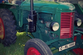 Motorky, auta, stroje -  Poválečné zemědělství -Traktor Škoda 30 