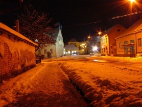 A zima je krásná - Střed obce Střelic