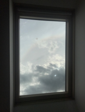 Pohled z okna - nebe