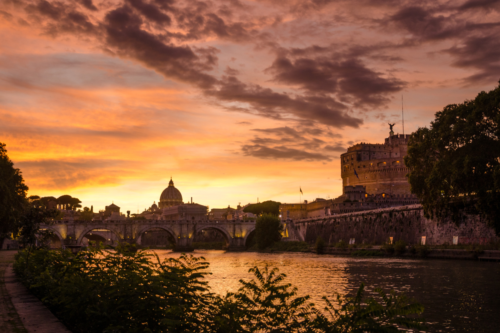 Když zapadá slunce nad Římem