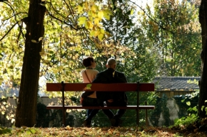 Srdce a lásky čas - Láska na lavičke