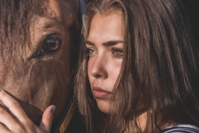 Portrét je o lidech - Fotograf roku - Kreativita - IV.kolo - Dívka a kůň