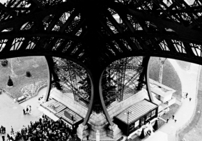 Dana Klimešová - Eiffelova věž ...pohled dolů