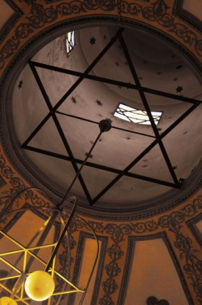 Jan Majdan - Synagoga