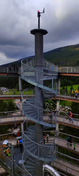 Architektura a konstrukce - schody do nebes