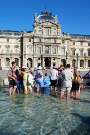 Vladimír Huppert - Vodní přednávštěva Louvre