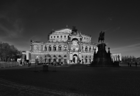 Černobílá - Dresden