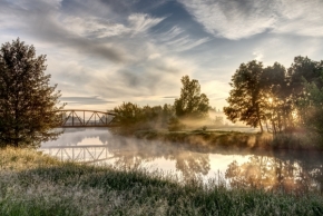 Krajina - svítání u řeky