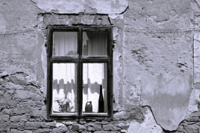 Černobílá - Černobílé okno