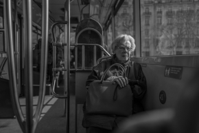 Portrét - V autobusu