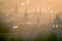 Praha v ranní mlze