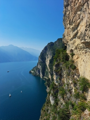 Tereza Brennerová - Jezero a hory