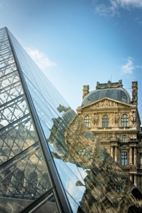Mia Feres - Louvre