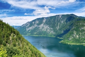 Příroda - Jezero v Alpách