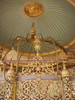 Detail v architektuře - Zlatá kašna