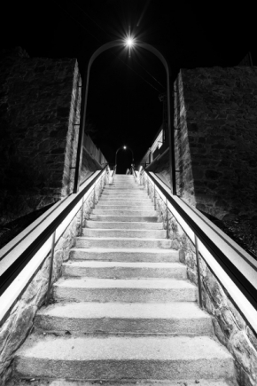 Černobílá - ... noční schody