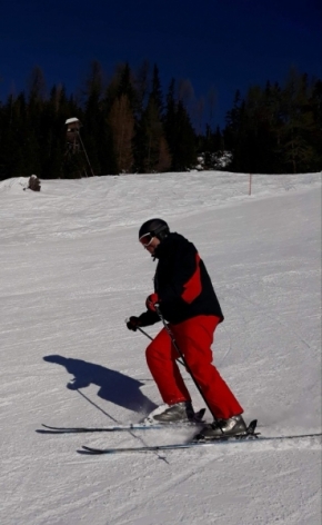 Pohyb (sport) - děda na lyžích