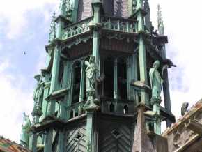 Zapomenutá krása staveb - Kostelní věž v Dijonu