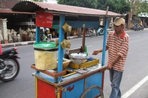 Na cestách i necestách - Pouliční prodavač
