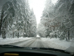 Kouzlení zimy - Za oknem auta