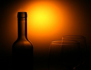 Světlo, stín a barva - Láhev vína