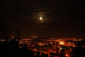 Na cestách i necestách - Nočni Karlovy Vary