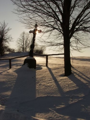 Kouzlení zimy - Kříž v poli