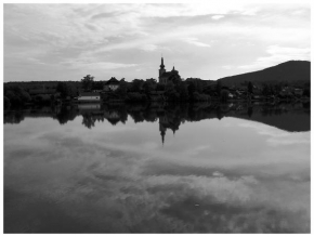 Černobíle… - Malebná vesnička v zrcadle přírody