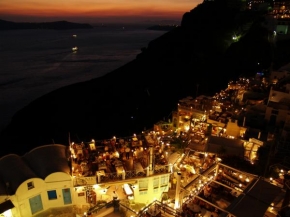 Po setmění - Večer na Santorini