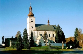 Architektura a památky - Farní kostel Sv. Mikuláše Rychnov na Moravě