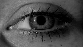 Černobíle… - Oko přítelkyně